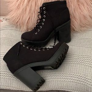 Divided Black Ankle Booties with Rubber Sole 8.5